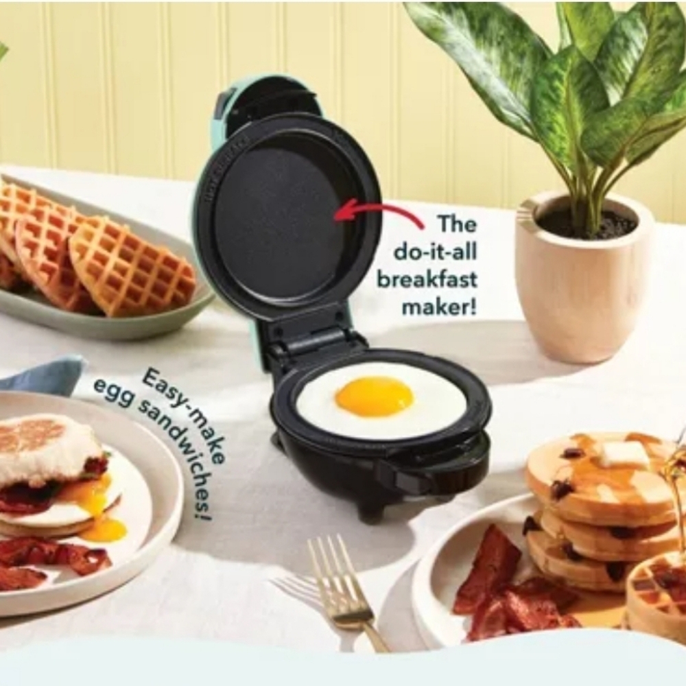 Dash MultiMaker Mini Waffle System with Removable Plates and Storage Case